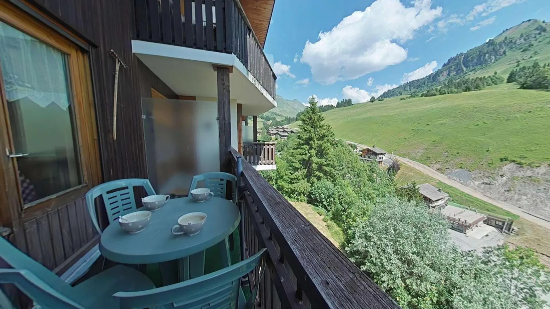 Charmant 2 Pieces + Mezzanine, Centre Chinaillon, Balcon Sud, Parking Prive - Fr-1-241-190 르그랑보르낭 아파트